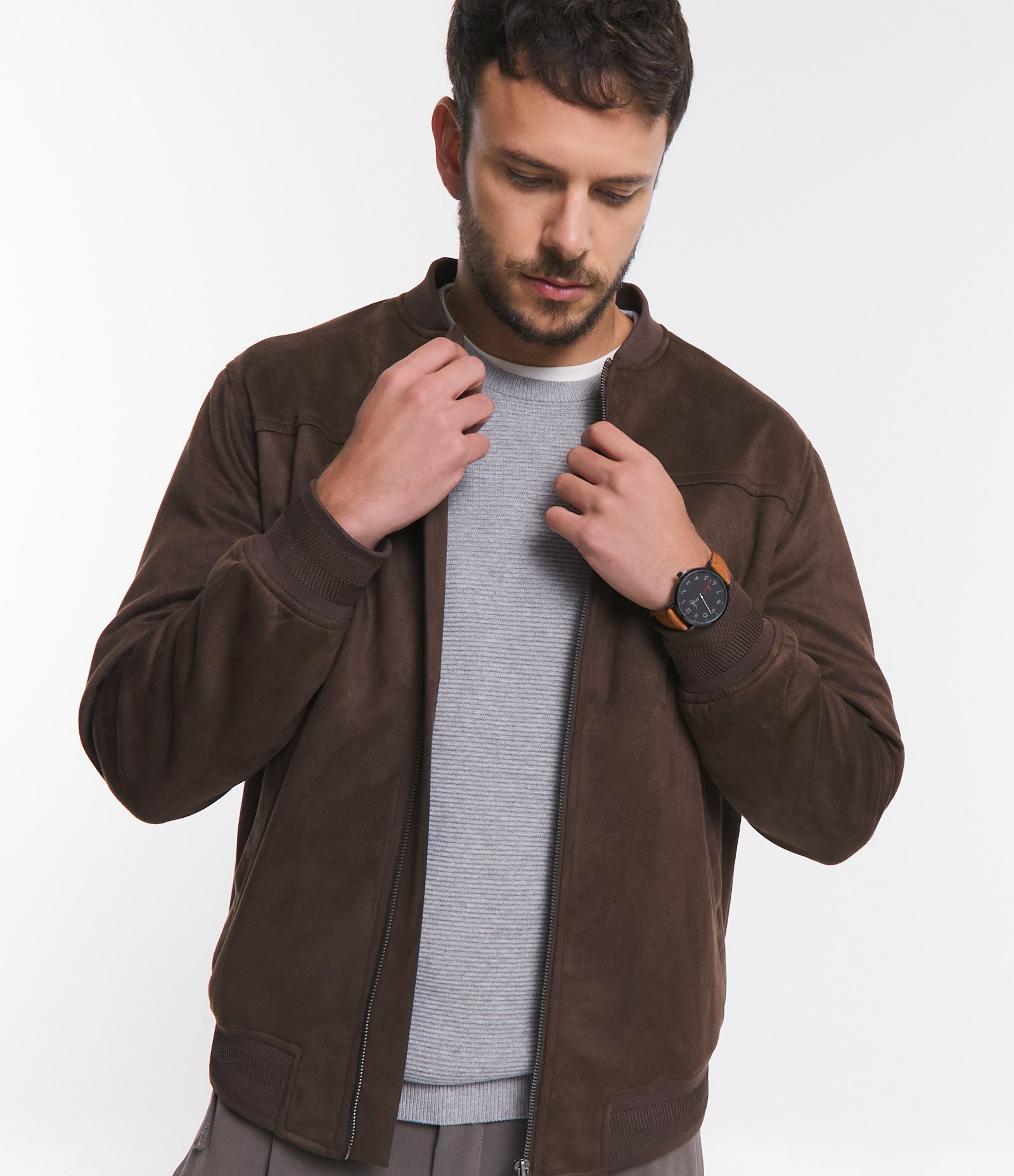 Jaqueta Bomber com Zíper e Bolsos Marrom 5