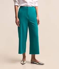 Calça Pantacourt Alfaiatada com Fechamento Frontal no Cós