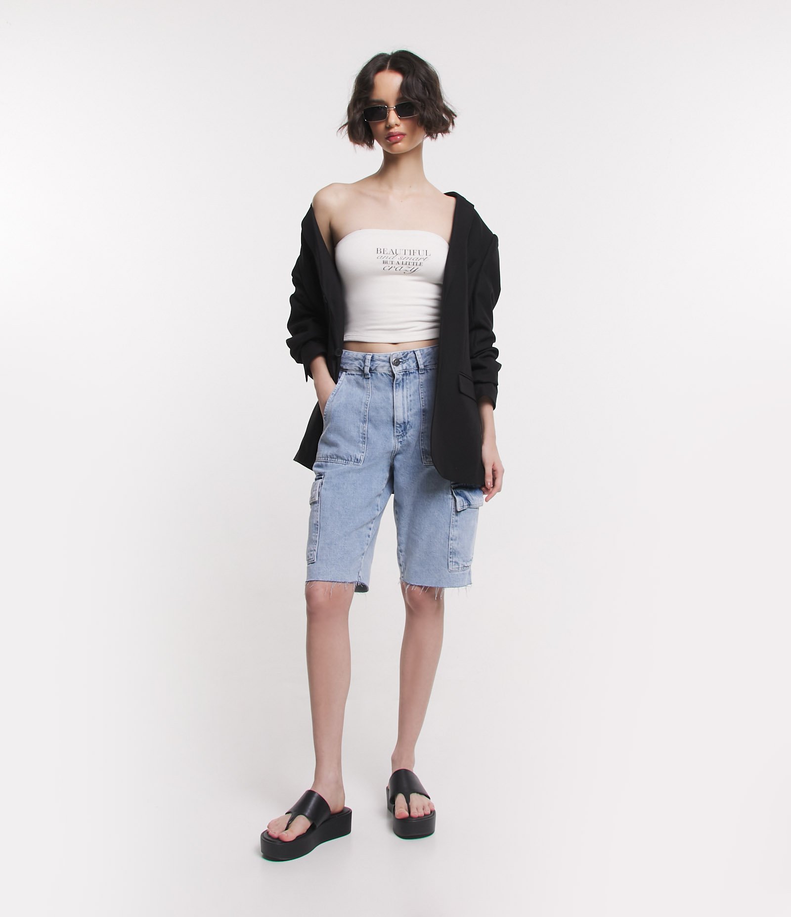 Blusa Cropped Tomara que Caia em Viscose com Lettering Smart But Crazy Branco Neve 2