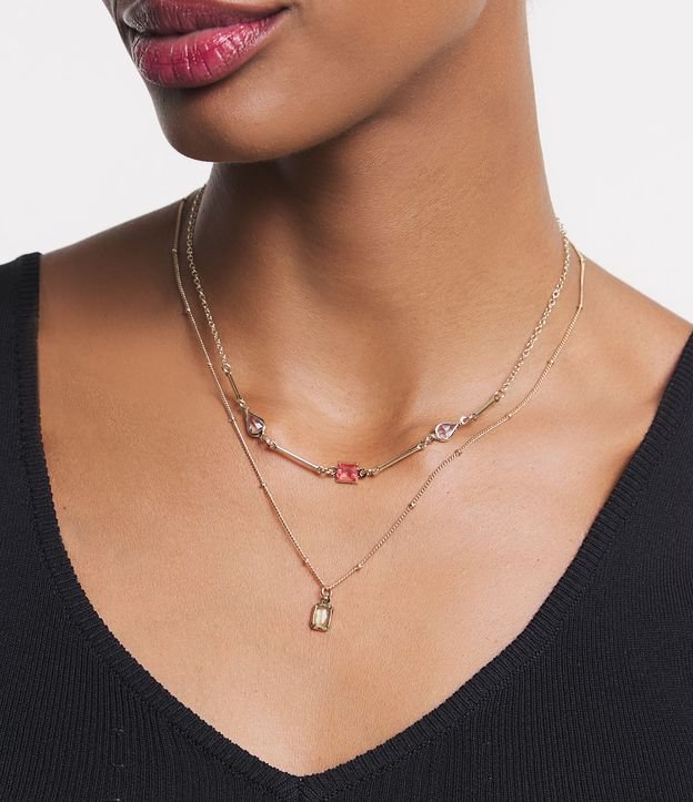 Colar Camadas em Metal com Pingentes Coloridos