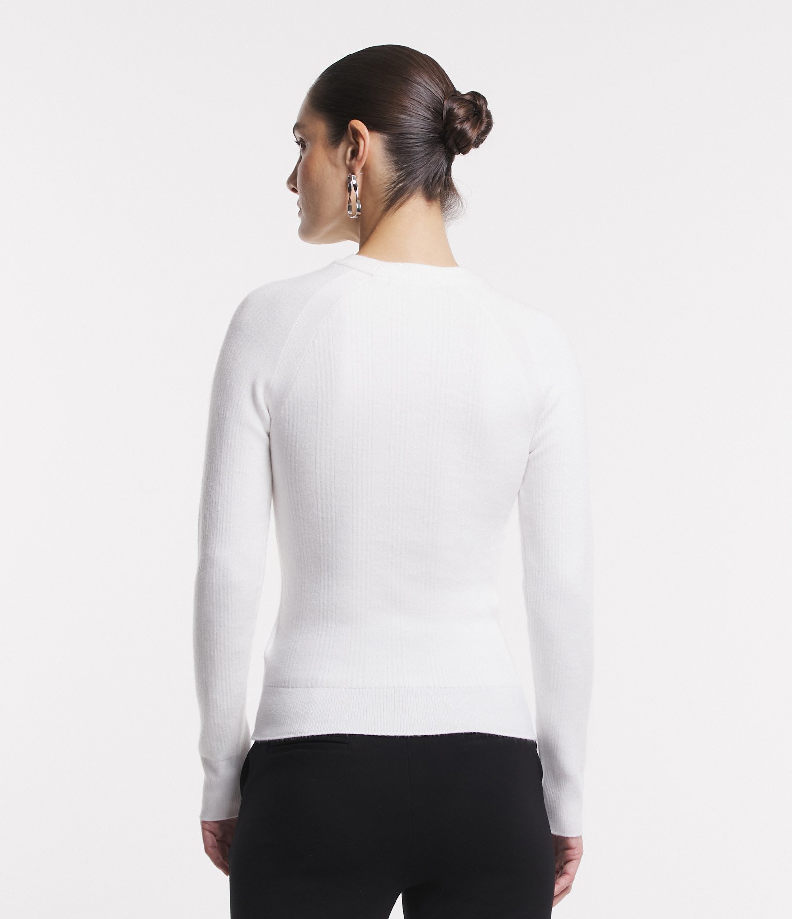 Blusa em Tricô com Mini Botões no Ombro Branco 3