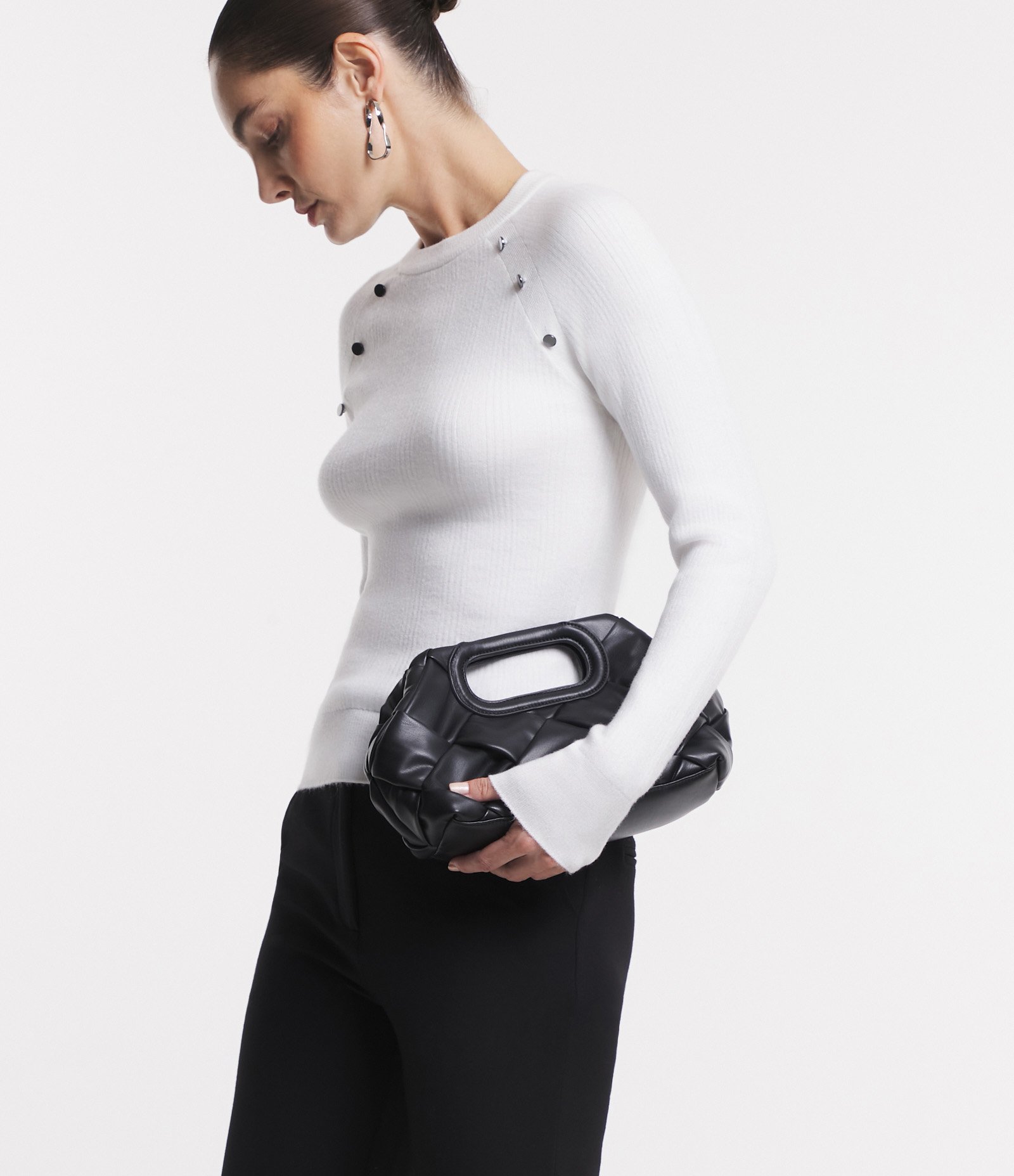 Blusa em Tricô com Mini Botões no Ombro Branco 4