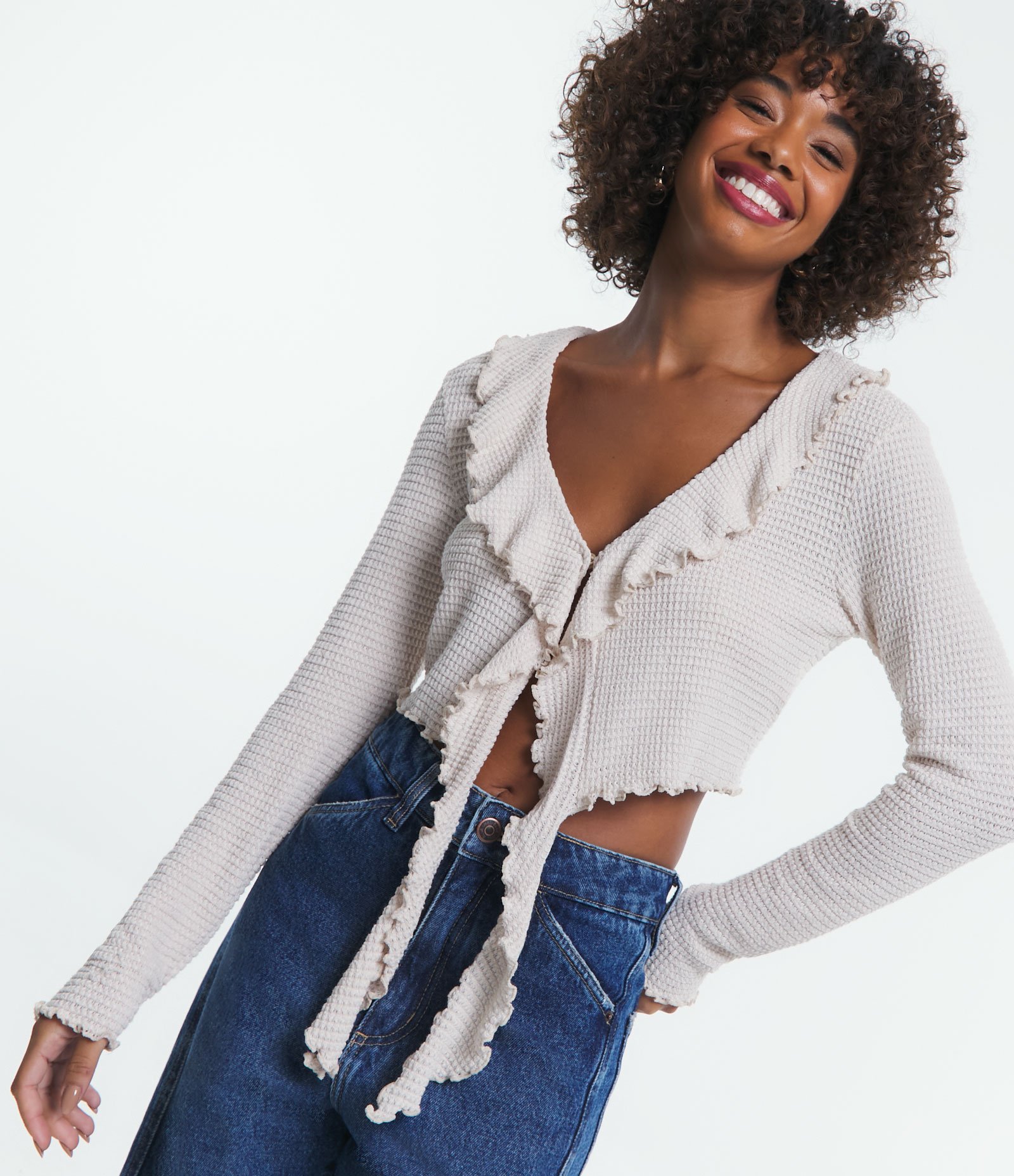 Blusa Cropped em Tricô Leve e Babados Alongados no Decote Branco Neve 4