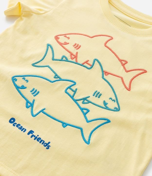 Camiseta Infantil com Estampa de Tubarões - Tam 1 a 5 anos Amarelo 3