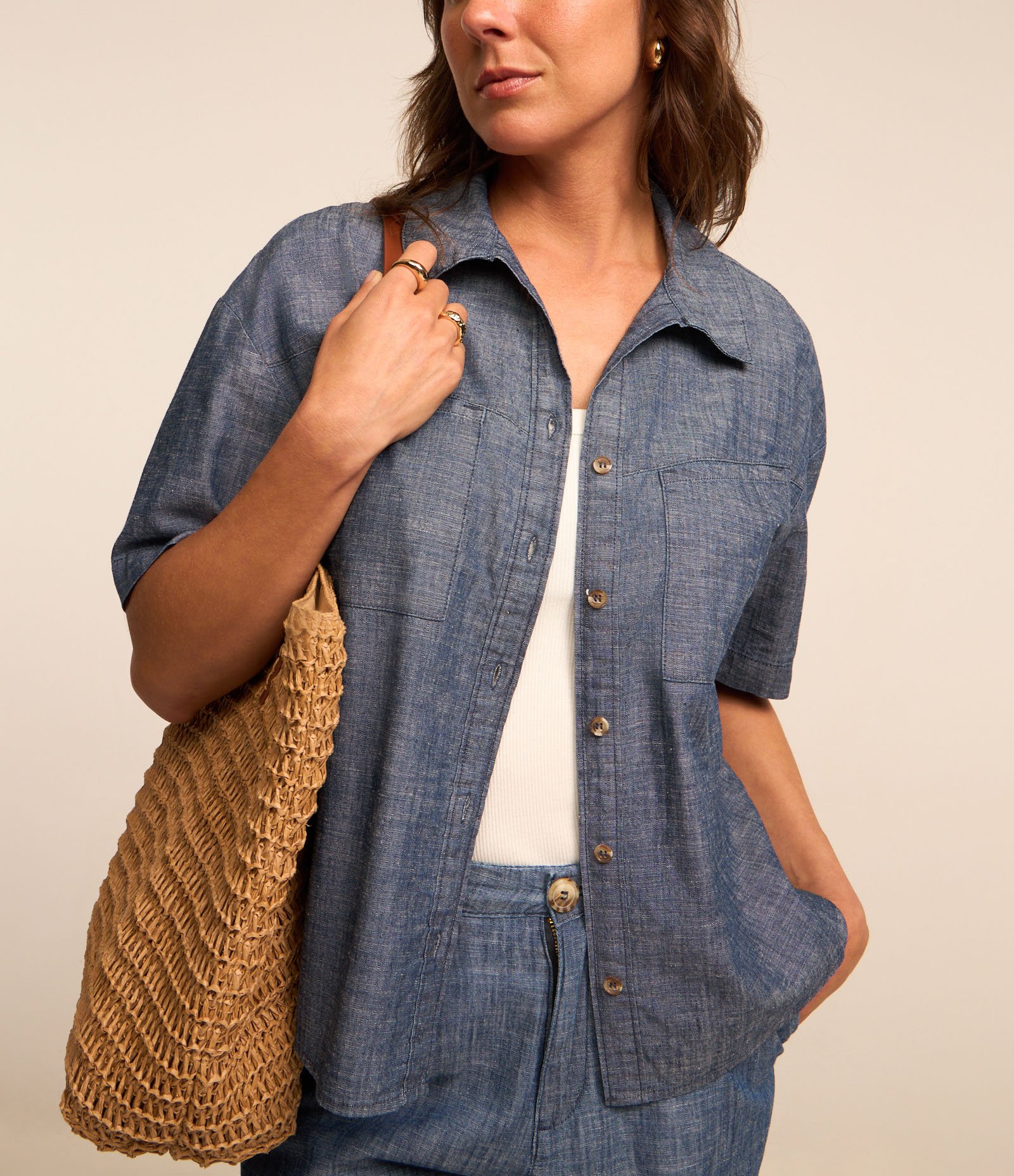 Camisa Manga Curta em Jeans com Bolsos Azul 3