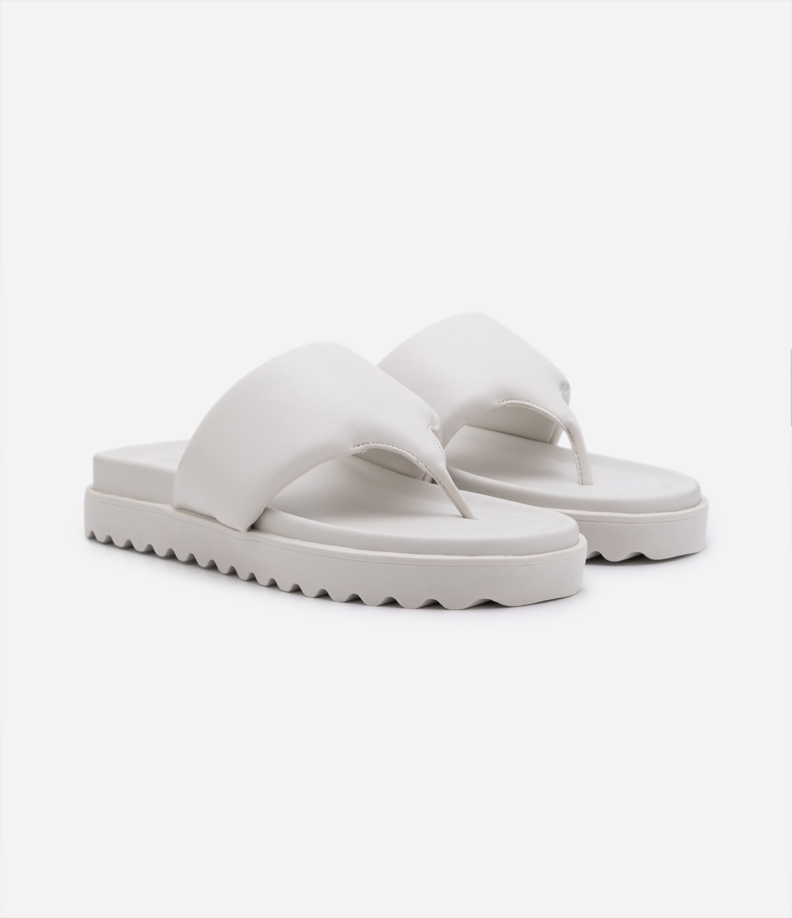 Sandália Rasteira em Tira Larga 5