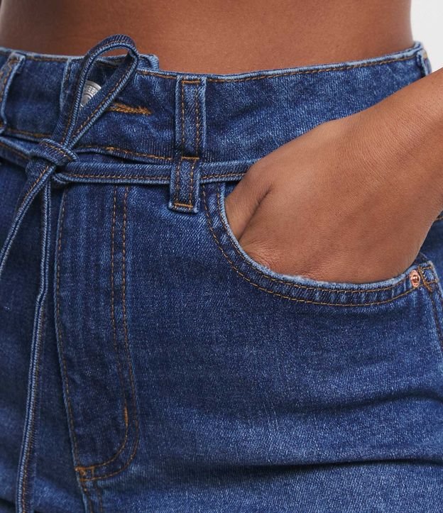 Short Cintura Alta em Jeans com Cordão e Barra a Fio Azul 4