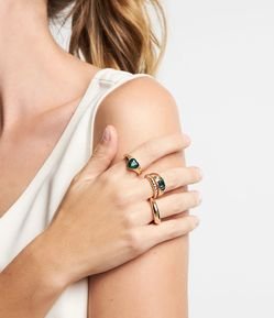 Kit 04 Anéis em Metal com Formatos Variados e Strass