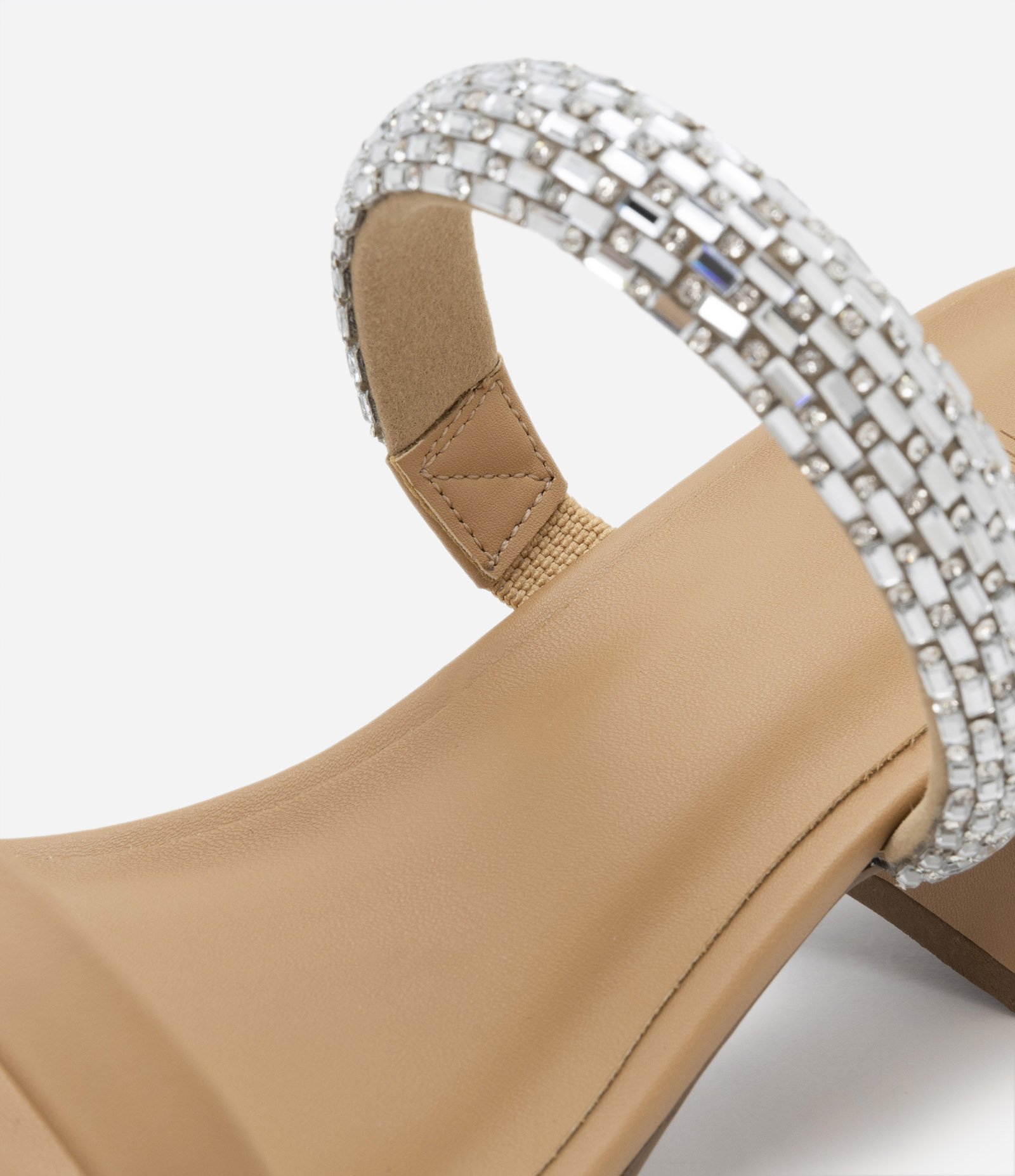 Sandália Mule com Salto Bloco e Tira de Strass Bege 4