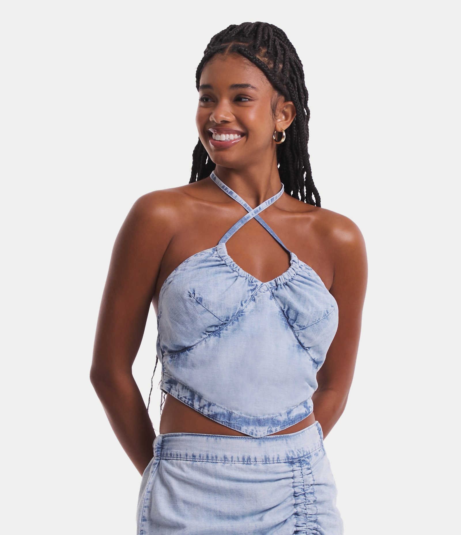Blusa Cropped Jeans com Busto Marcado e Amarração no Pescoço Azul 1