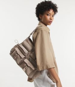 Bolsa Hobo Grande com Bolsinhos Utilitários