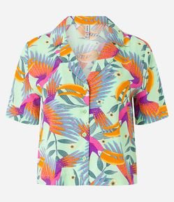Camisa em Viscose com Estampa de Folhagem