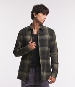 Camisa Comfort em Algodão Xadrez com Bolso e Manga Longa