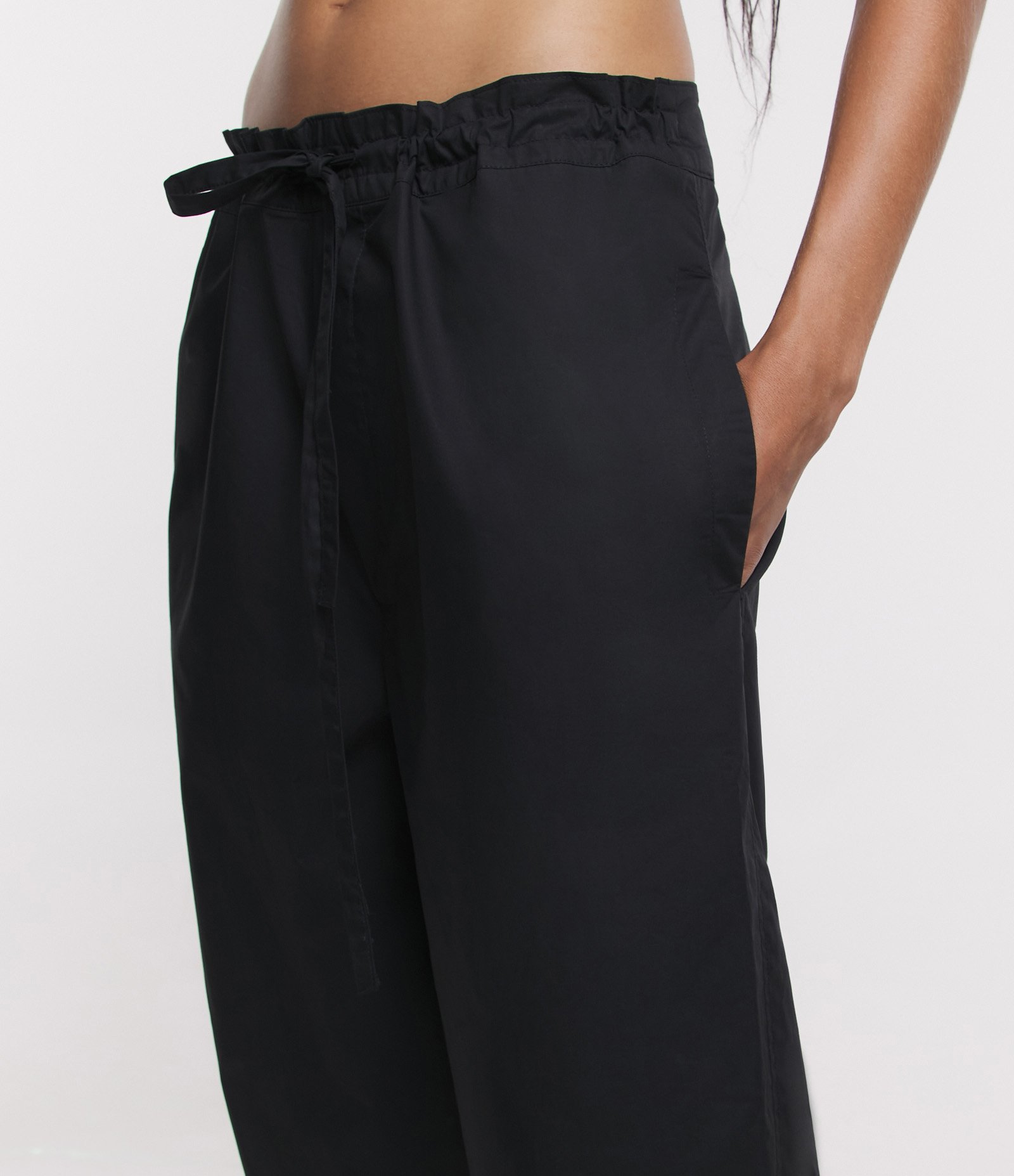 Calça Reta em Tricoline com Cós Clochard e Amarração Preto 5