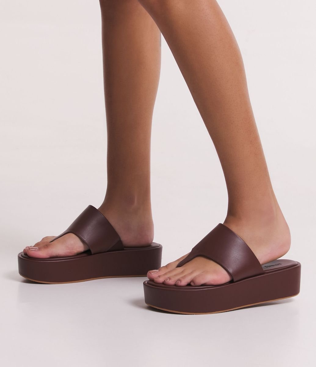 Sandália feminina flatform em sales nobuck satinato