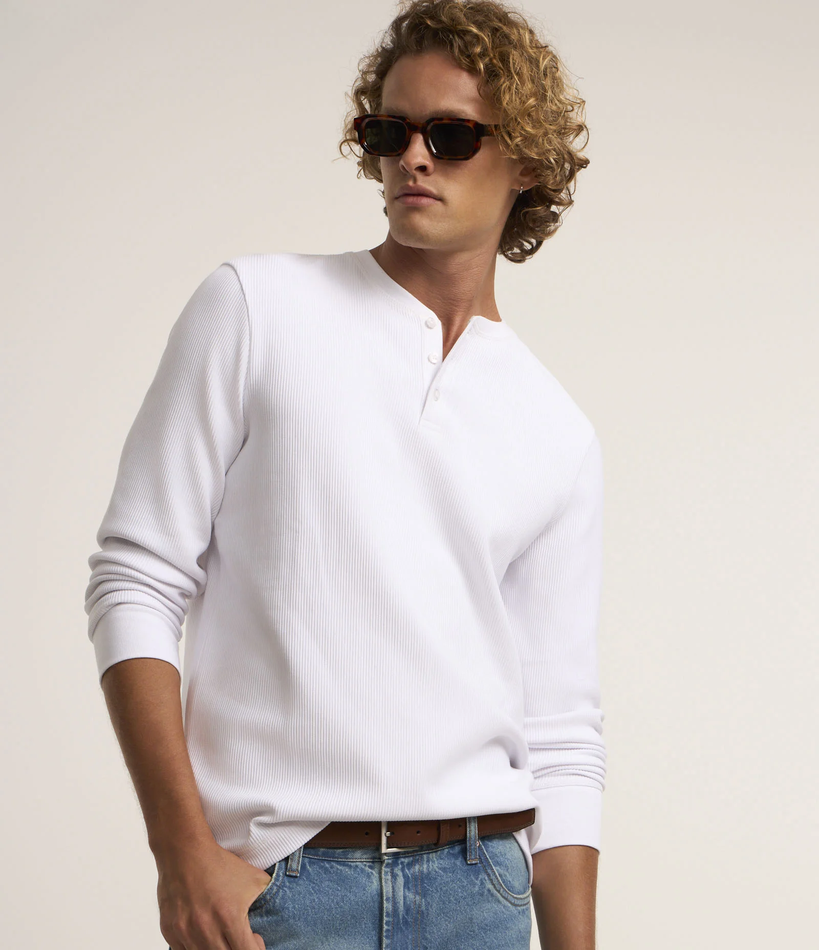 Camiseta em Malha Texturizada com Botões na Gola Branco 1