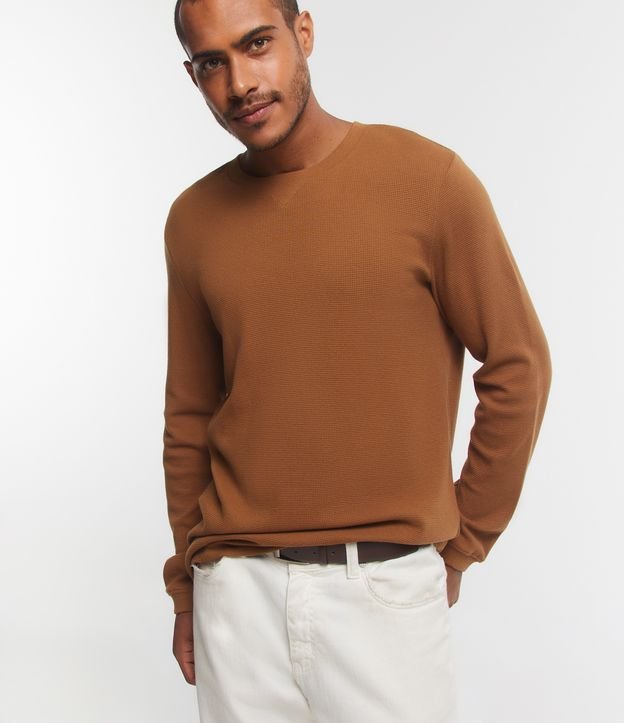 Camiseta em Algodão com Detalhe na Gola