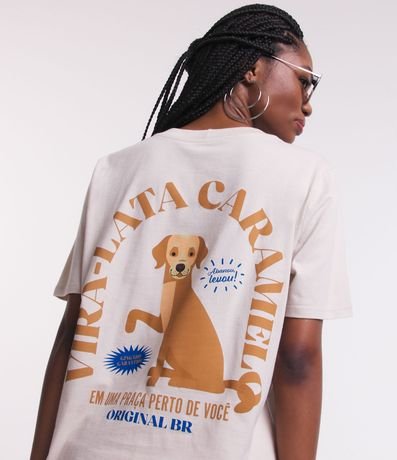 Camiseta Alongada em Meia Malha com Estampa Vira-Lata Caramelo Frente e Costas Menor preço em Camiseta Alongada em Meia Malha com Estampa Vira-Lata Caramelo Frente e Costas