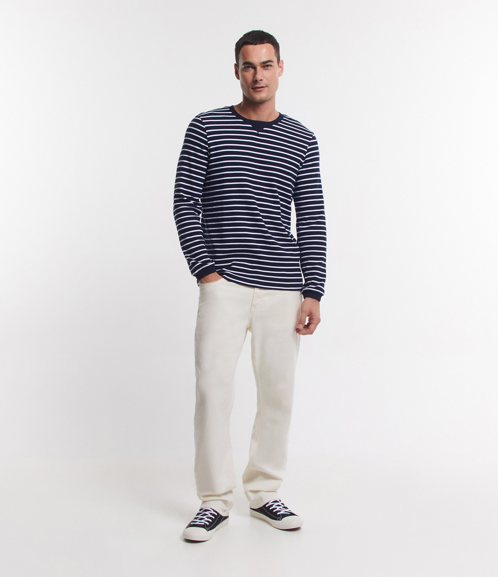 Camiseta em Meia Malha com Estampa Listrada Azul Escuro/ Branco 3