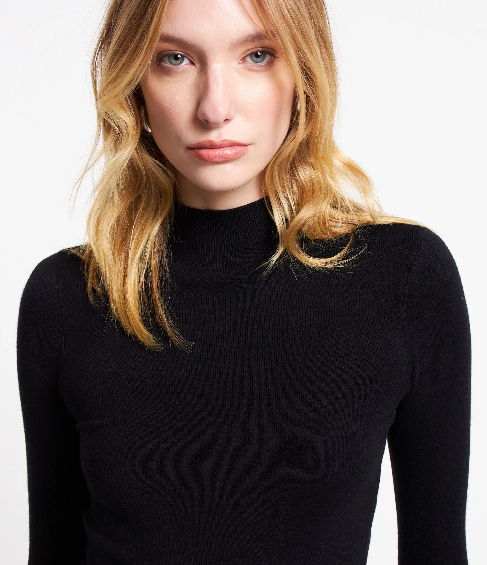 Blusa Básica em Tricô com Golinha Alta Preto 5