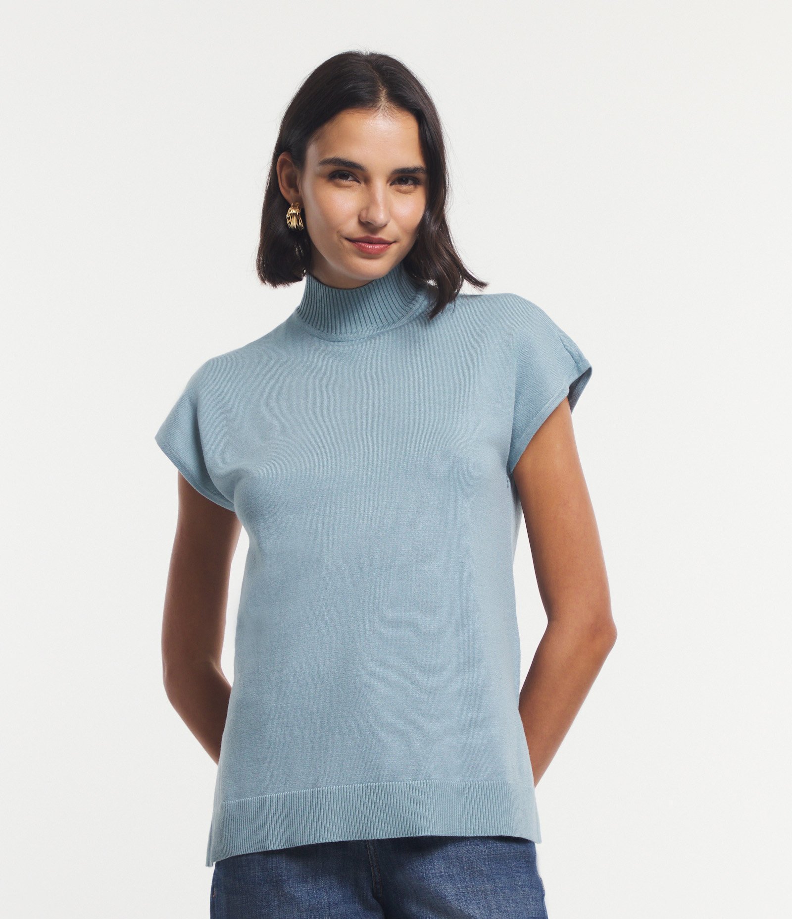 Blusa em Tricô com Gola Alta e Manga Curta Sem Cava 2