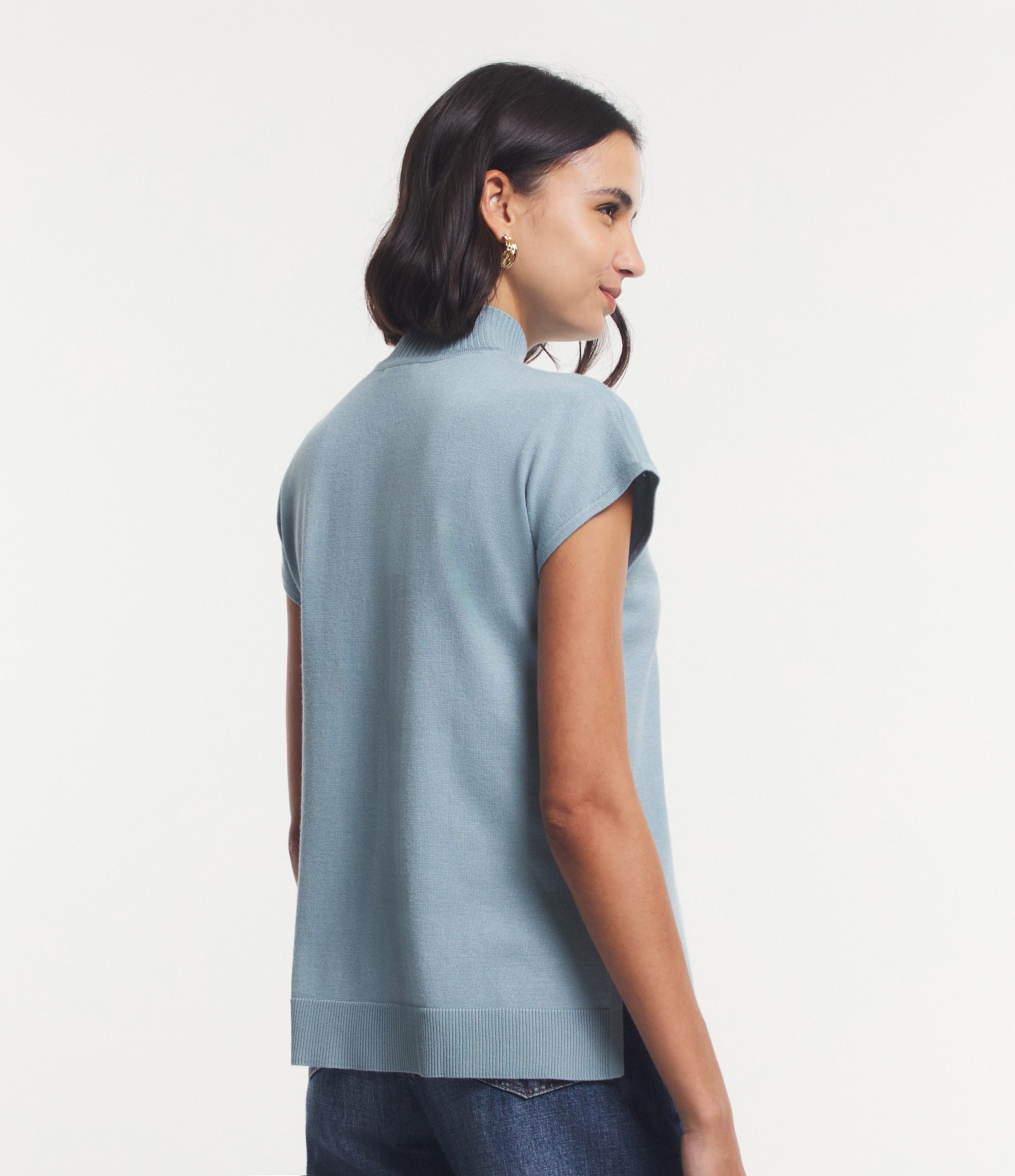 Blusa em Tricô com Gola Alta e Manga Curta Sem Cava 4