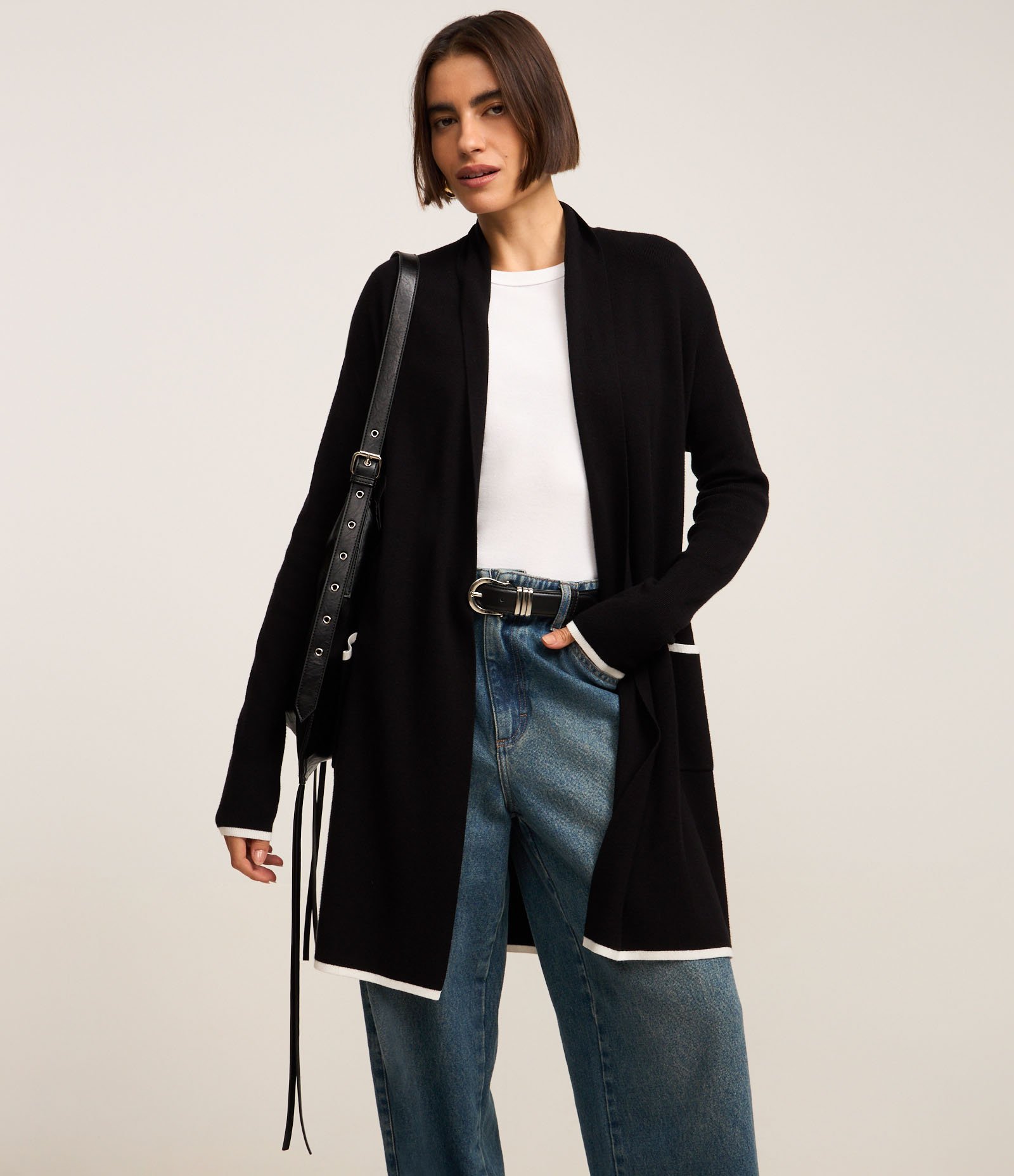 Cardigan Alongado em Tricô com Detalhes Contrastantes Preto 1