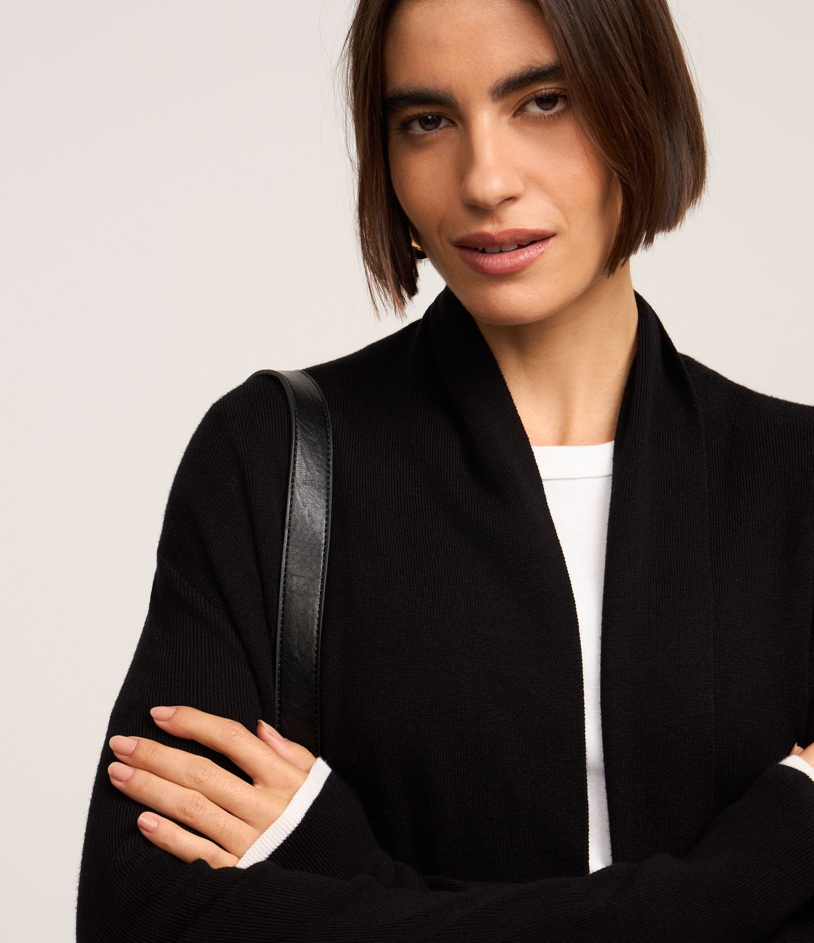 Cardigan Alongado em Tricô com Detalhes Contrastantes Preto 4