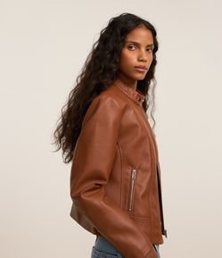 Jaqueta Básica em PU com Botões na Gola