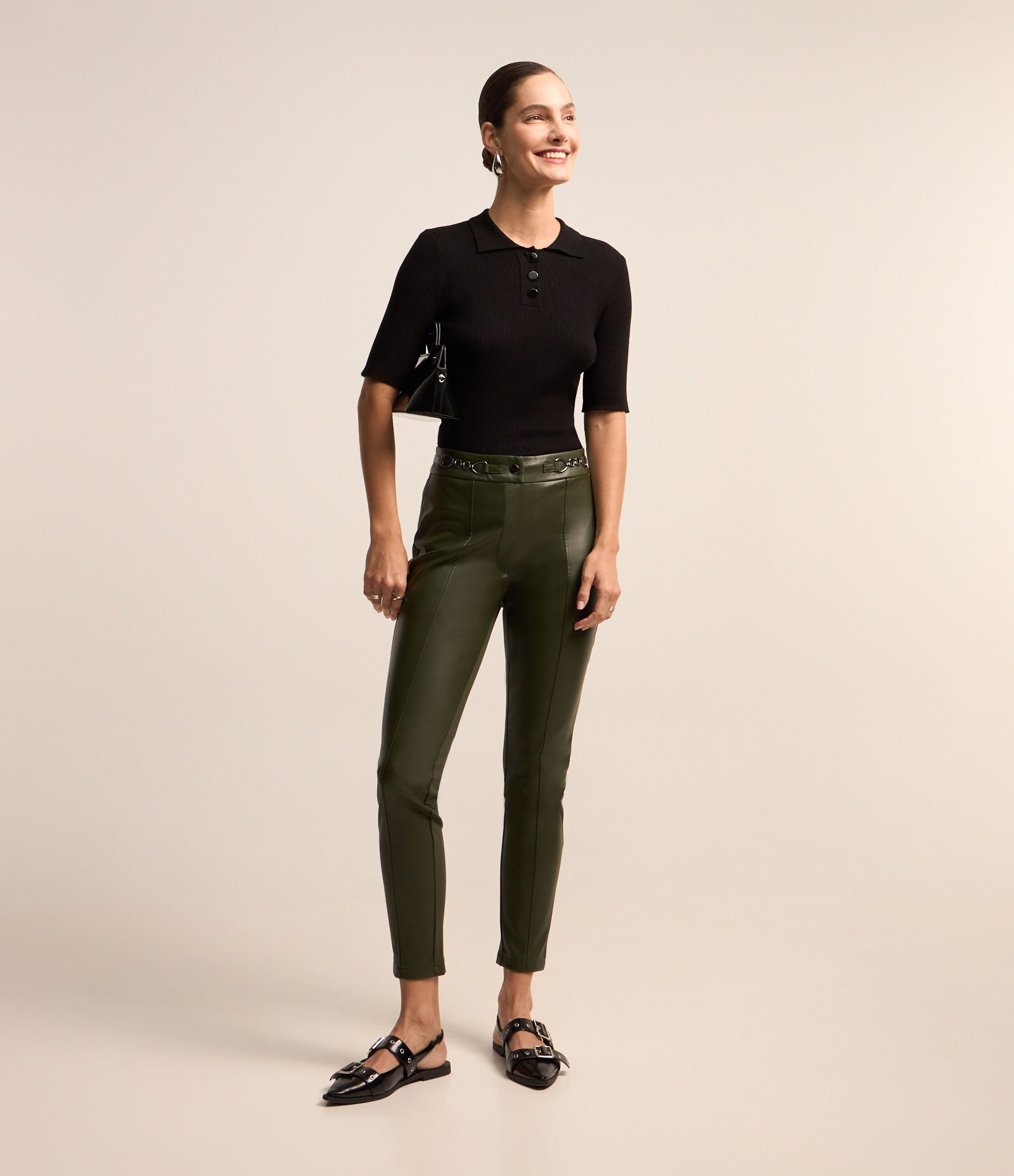 Calça Legging com Frente em Material Sintético e Detalhe Corrente no Cós Verde Escuro 1