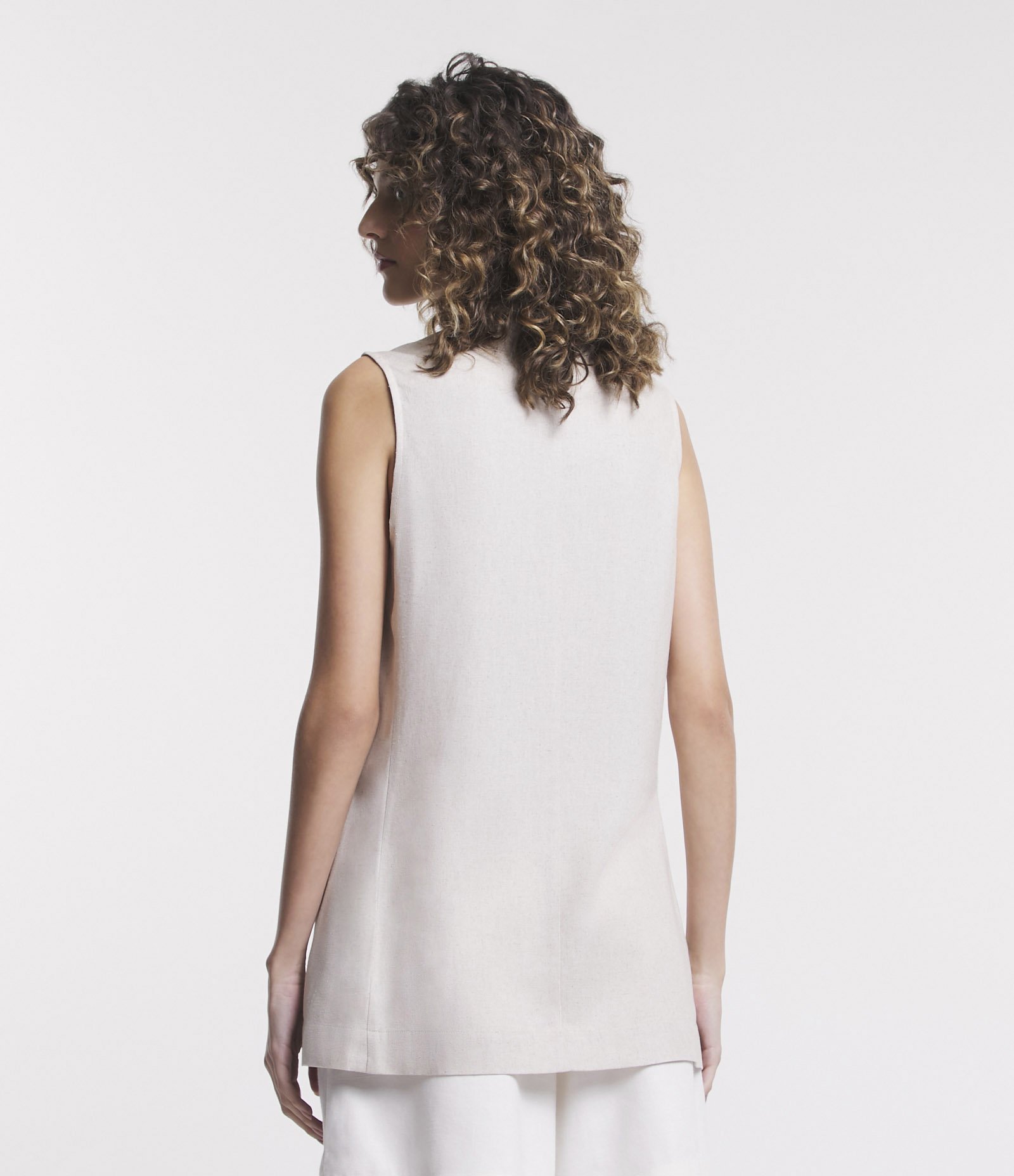 Colete Longo em Viscolinho com Lapelas e Botões Bege 4