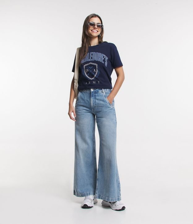 Calça Wide Leg Jeans com Abertura Grande no Bolso Frontal Azul 1