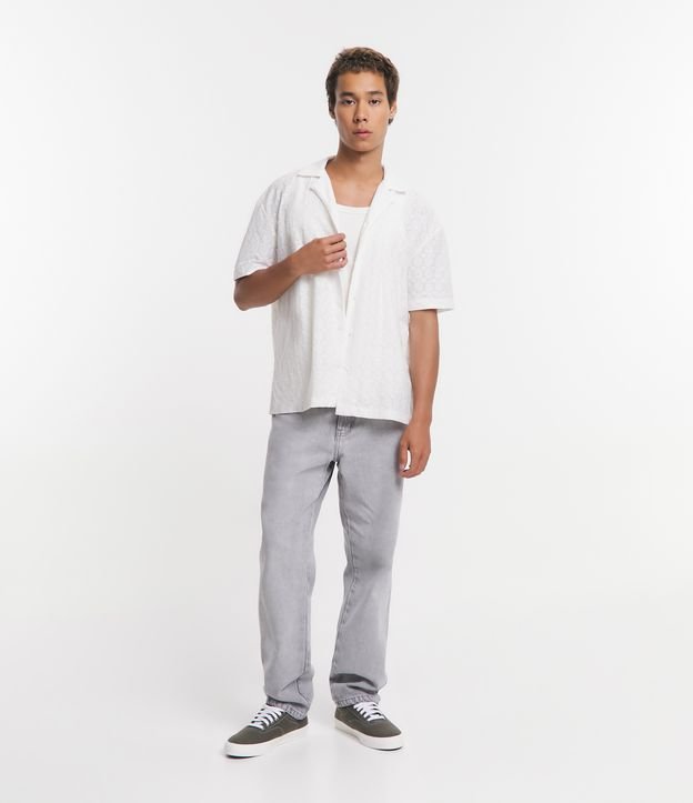 Camisa Boxy em Malha com Bordado e Vazadinhos