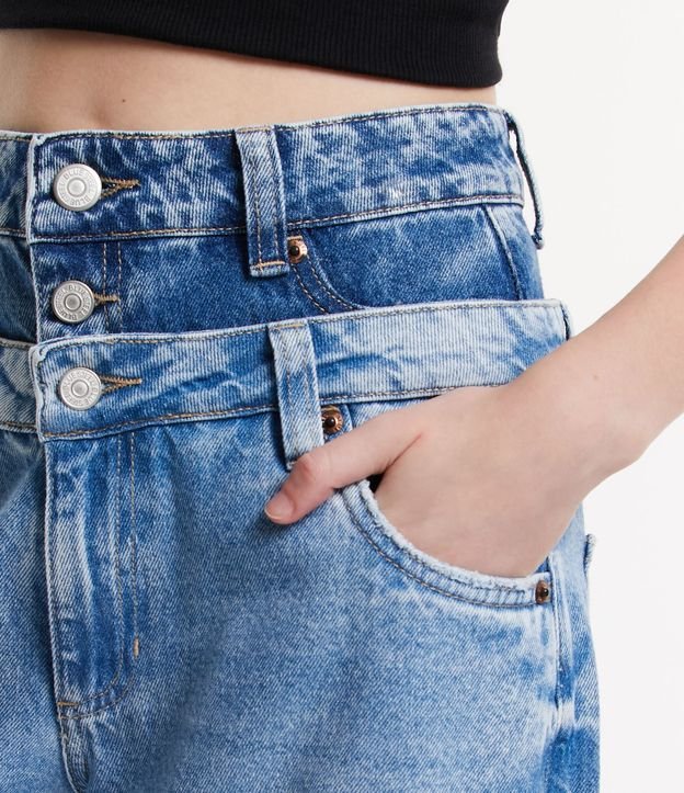 Calça Reta em Jeans com Cós Duplo e Diferenciação de Tonalidade Azul 4