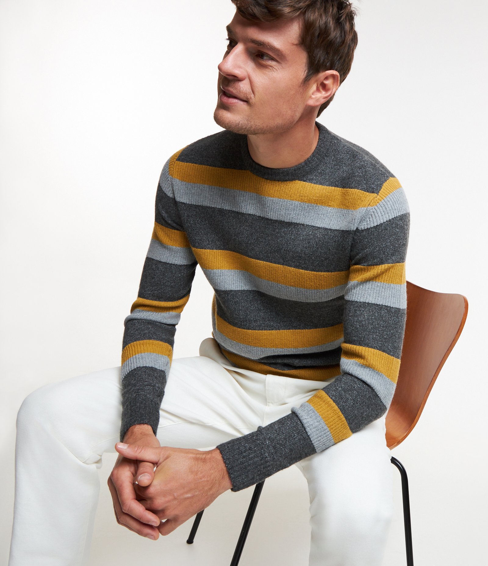 Suéter em Tricô com Estampa Listrada Cinza/ Amarelo 1