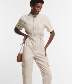 Macacão Longo em Sarja com Zíper e Bolsos