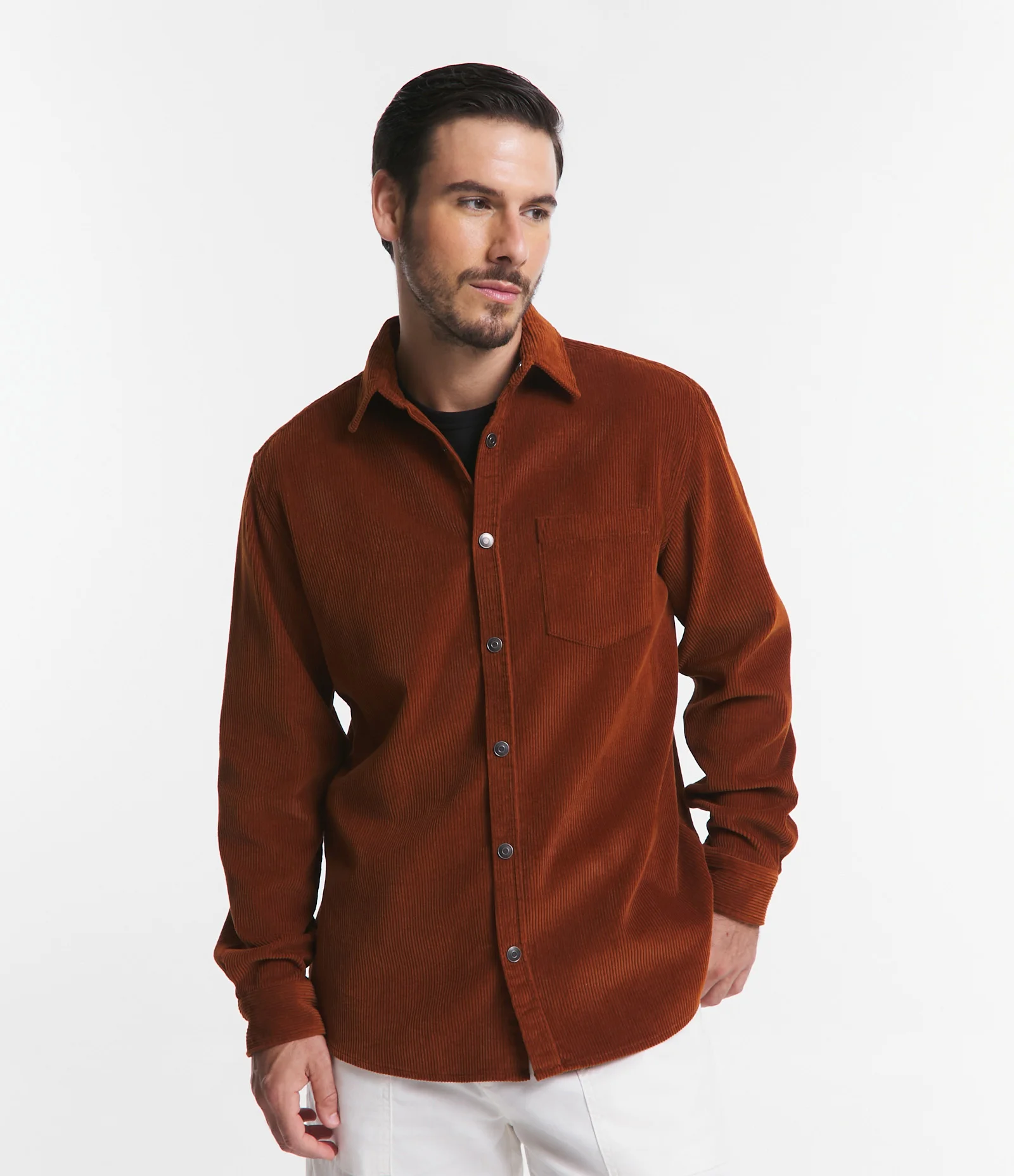 Camisa em Veludo com Bolso no Peito e Abotoamento Marrom 1