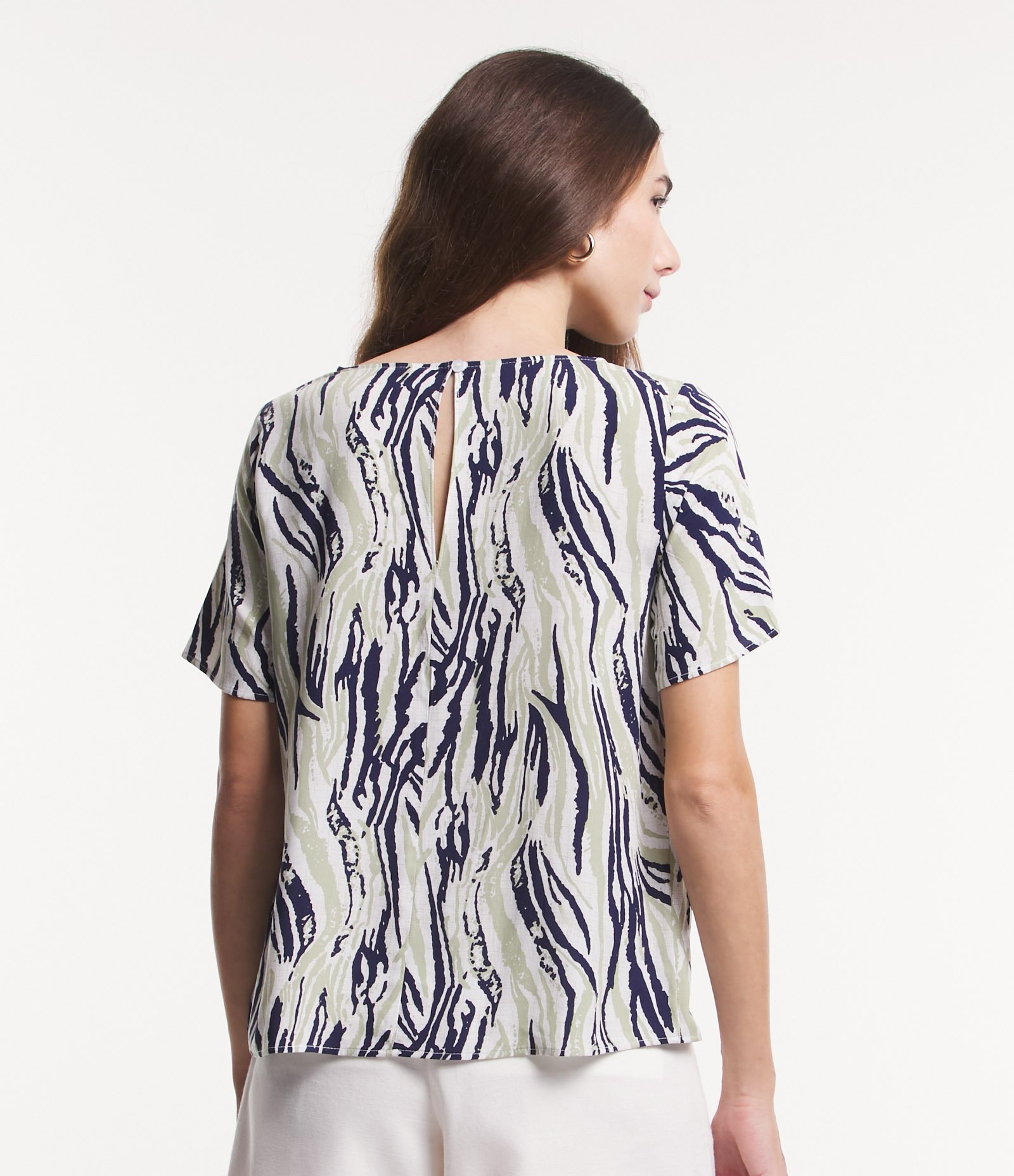 Blusa Manga Curta em Viscose com Estampa de Zebra Diferenciada Multicores 3