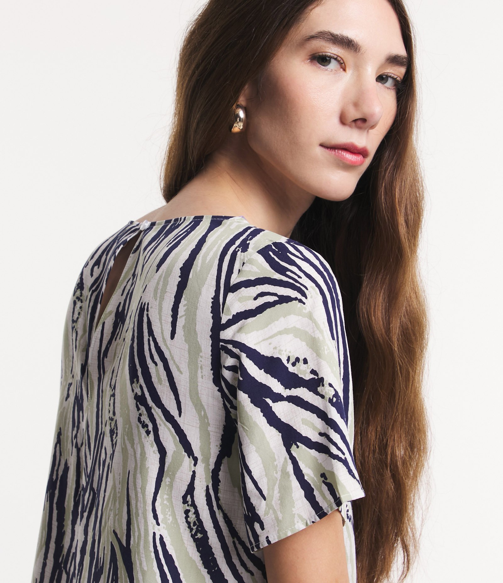 Blusa Manga Curta em Viscose com Estampa de Zebra Diferenciada Multicores 4