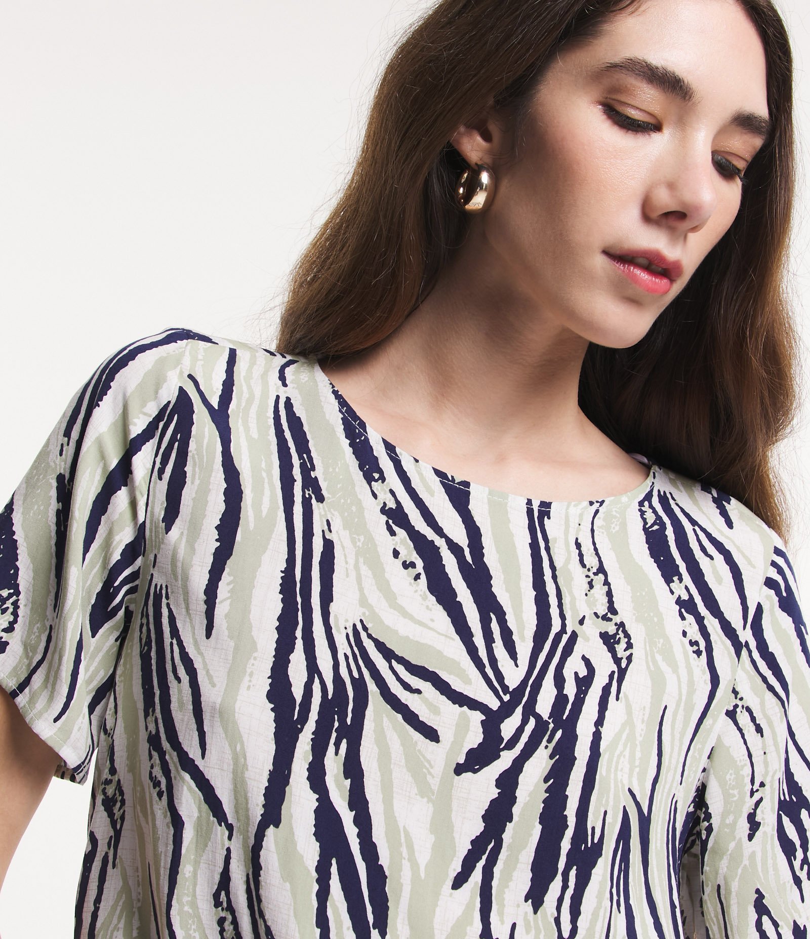 Blusa Manga Curta em Viscose com Estampa de Zebra Diferenciada Multicores 5