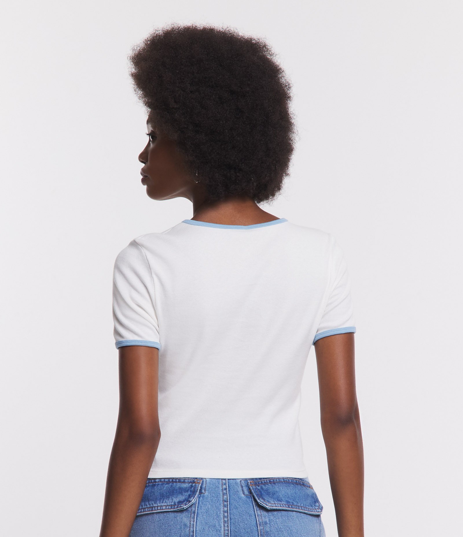 Camiseta Baby Look em Ribana com Estampa Borboleta Branco Neve 3