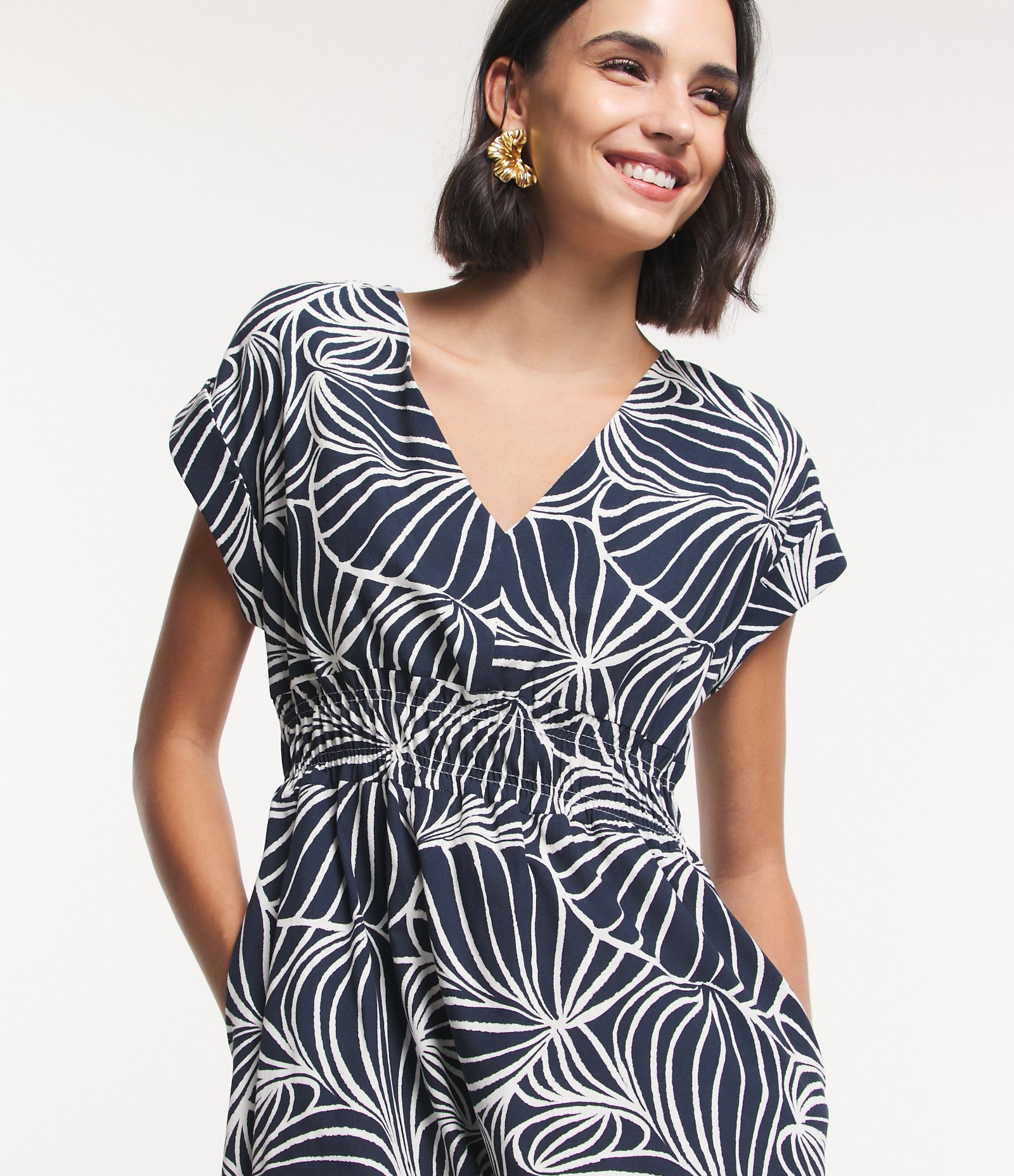 Vestido Midi em Tricoline com Cintura Elástico e Estampa Abstrata Azul 2