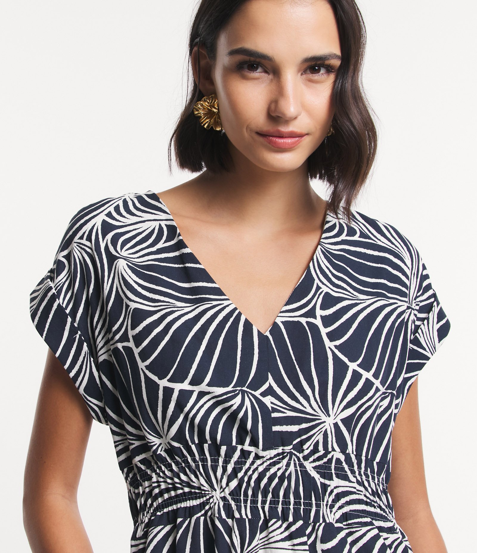 Vestido Midi em Tricoline com Cintura Elástico e Estampa Abstrata Azul 5