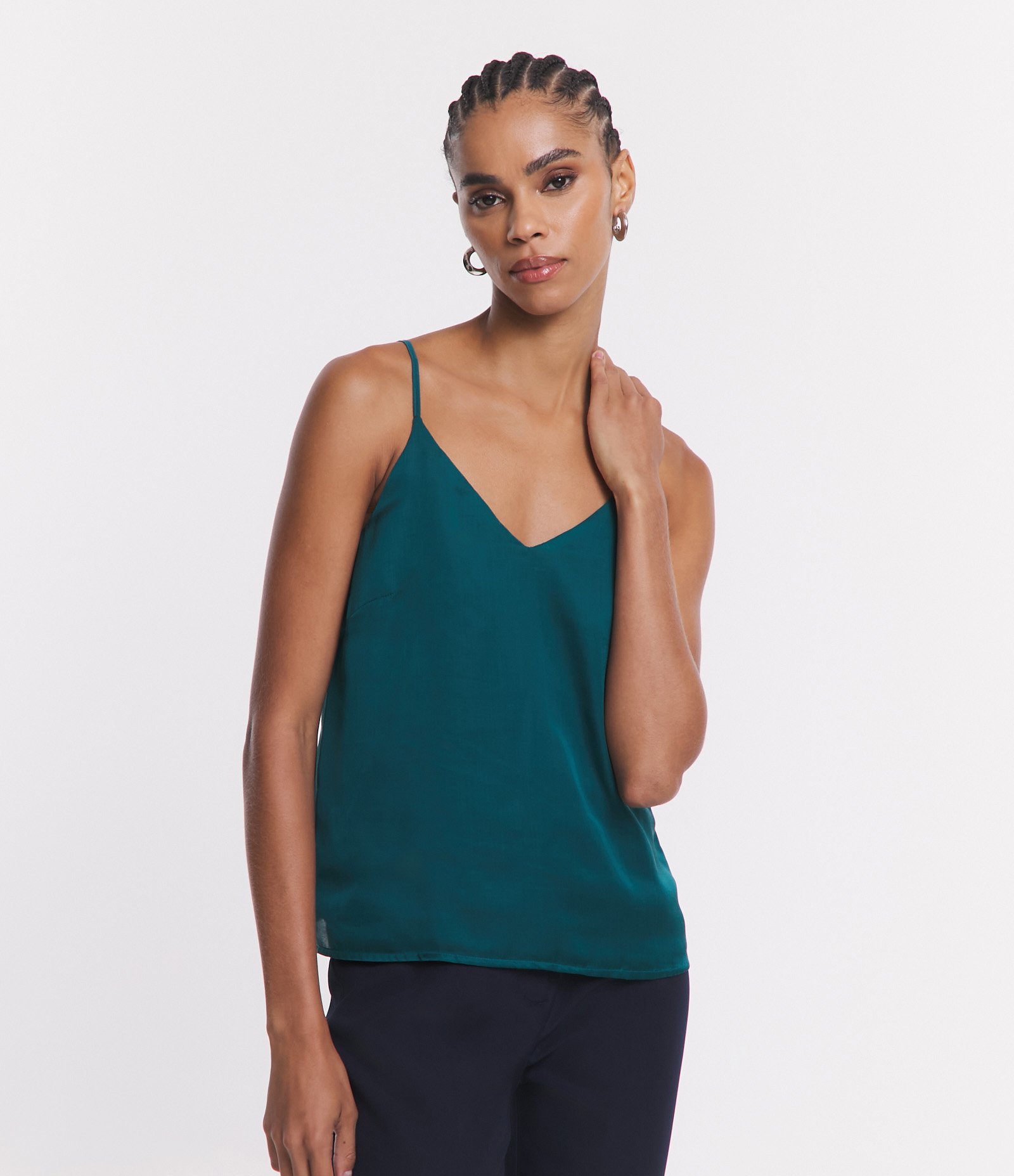 Blusa Alcinha em Crepe com Decote V Verde 1