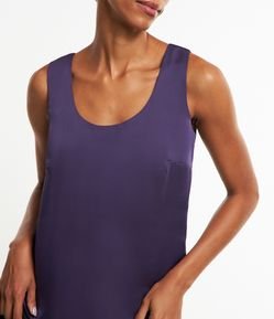 Blusa sem Manga em Tecido Acetinado com Decote U