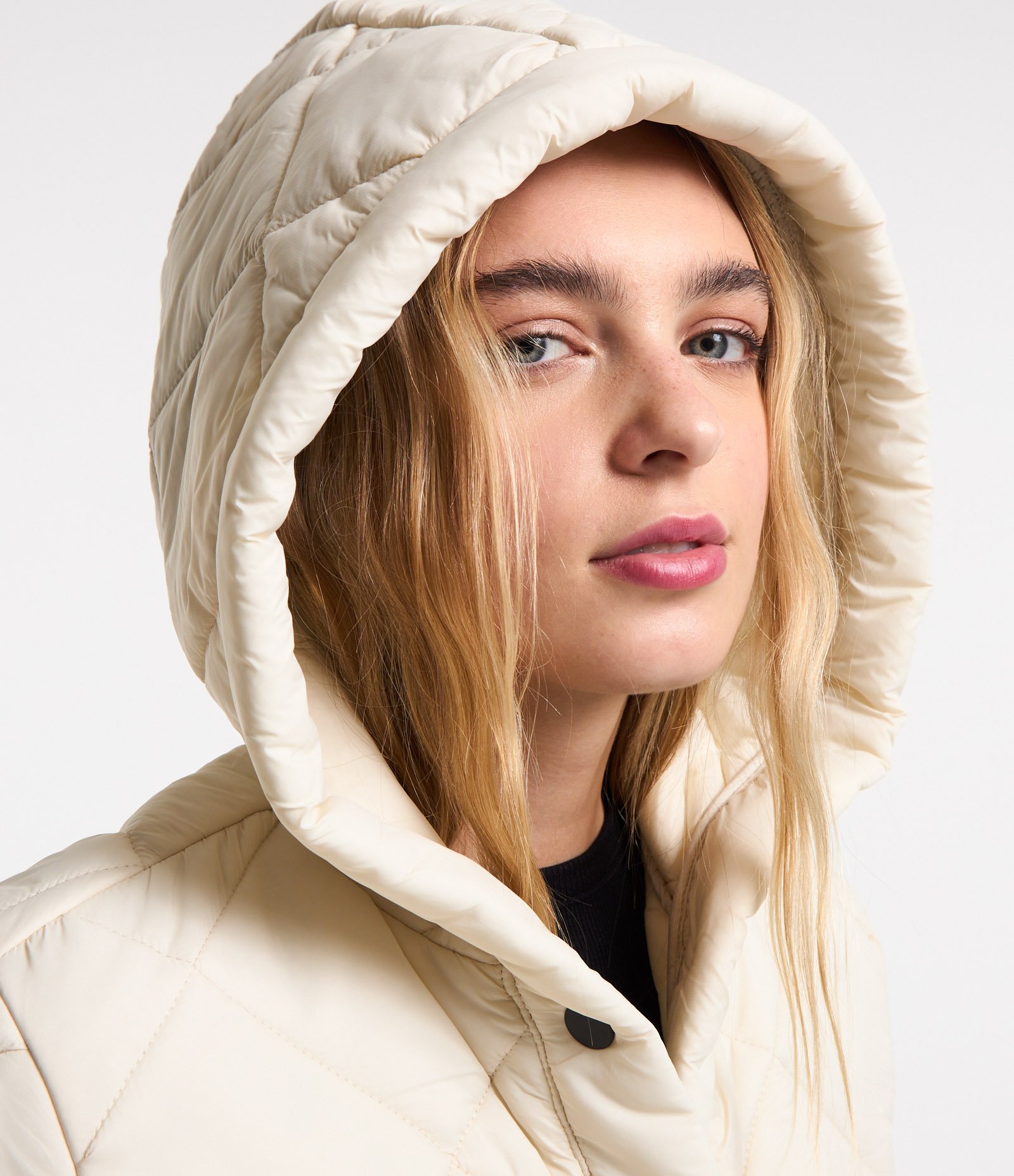 Jaqueta em Microfibra Matelassê com Contraste na Barra Off White 4