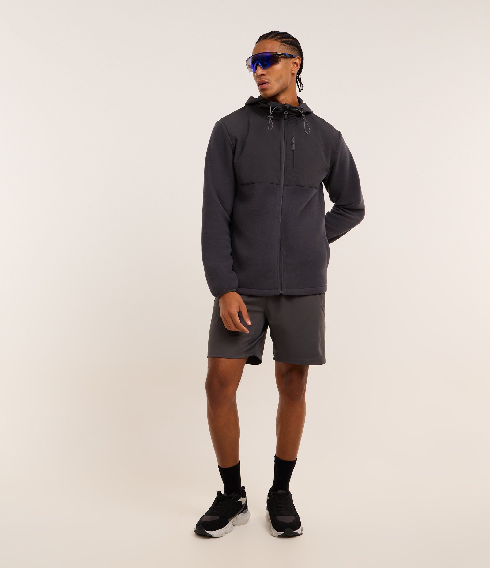 Bermuda Esportiva em Microfibra com Zíper no Bolso Cinza 1