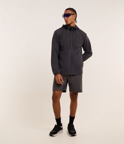 Bermuda Esportiva em Microfibra com Zíper no Bolso