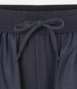 Bermuda Esportiva em Microfibra com Zíper no Bolso