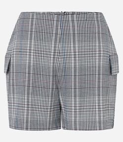 Short Alfaiataria Xadrez com Bolsos Cargo
